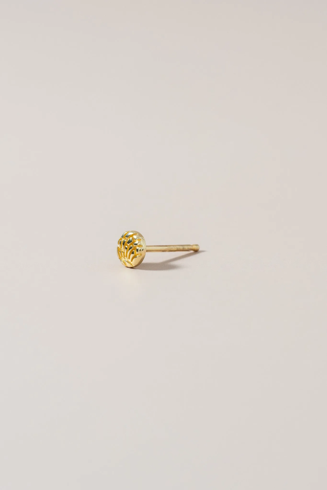 14K Mini Concha Stud