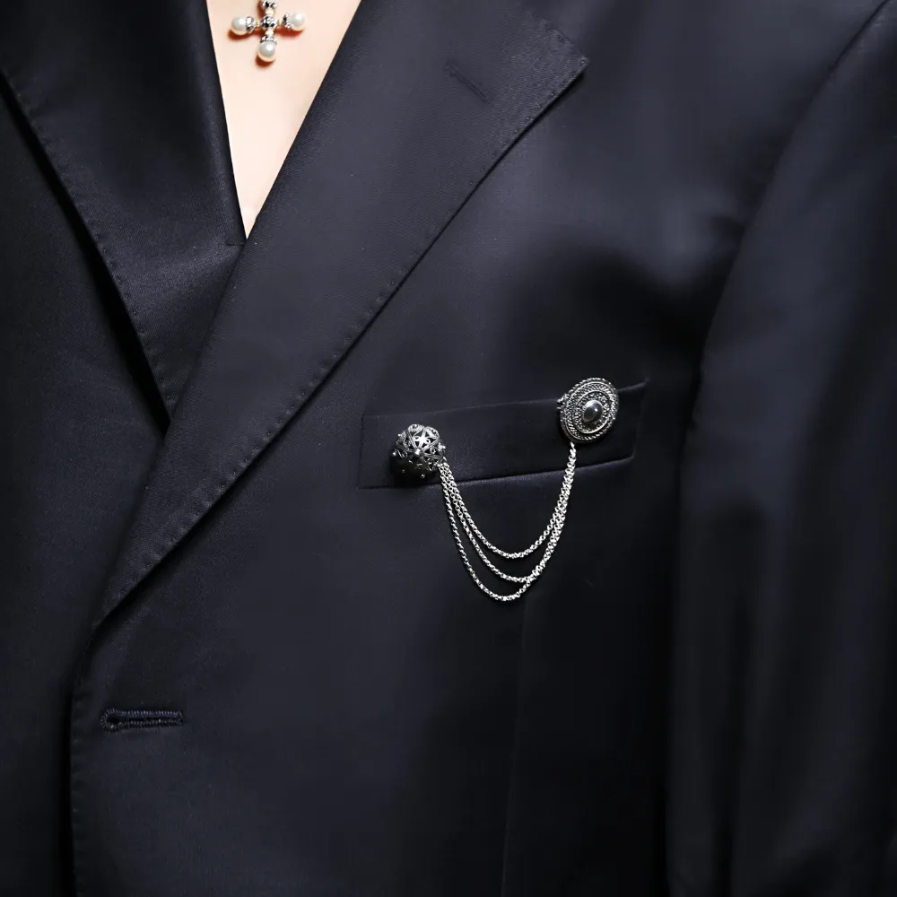 Aghbyur brooch
