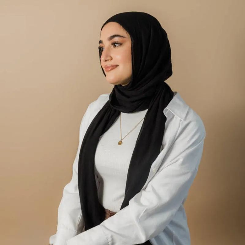 Arabic Letter Pendant Necklace – Elegant Personalized Jewelry