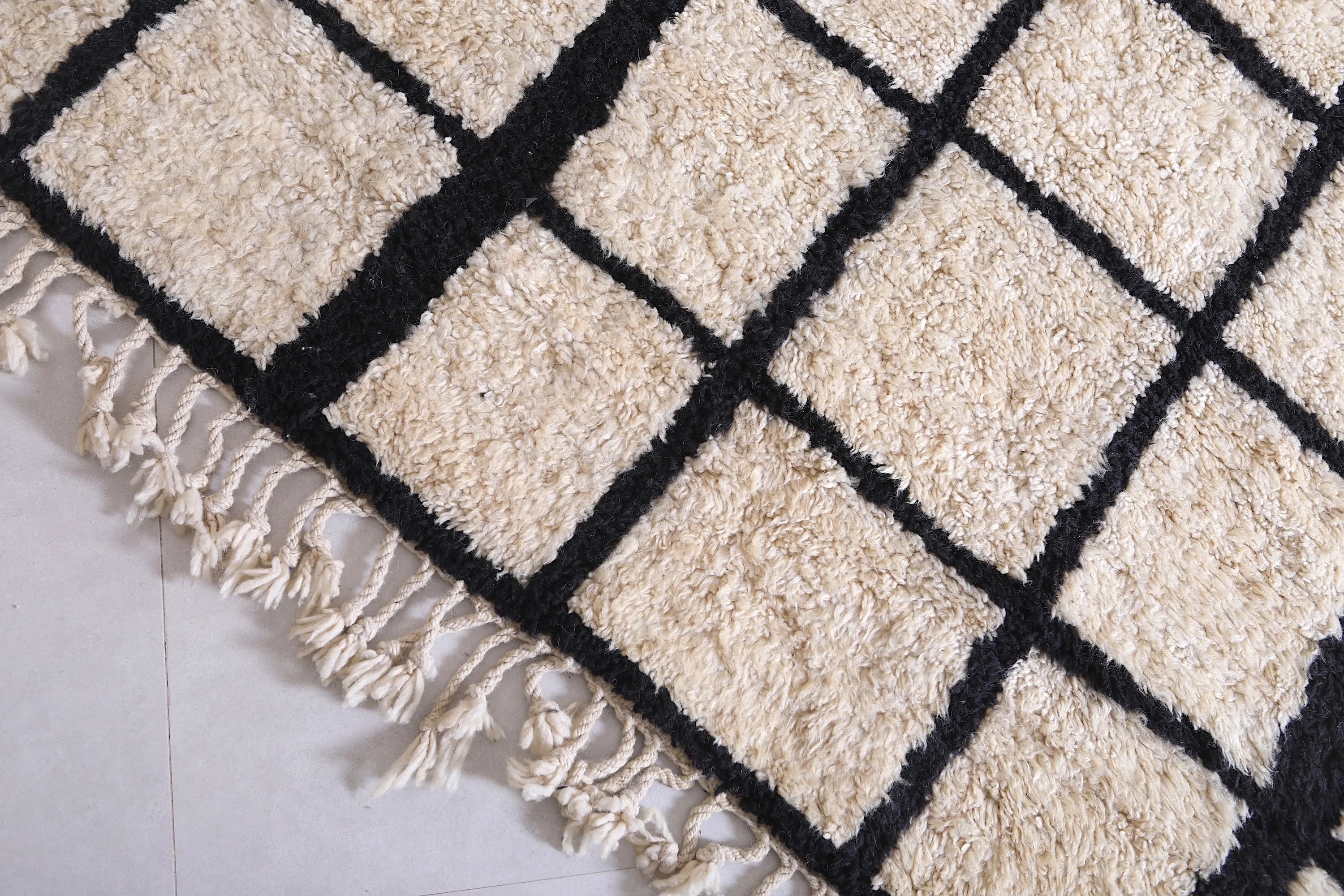 Authentic Moroccan rug - Berber rug - Grid rug