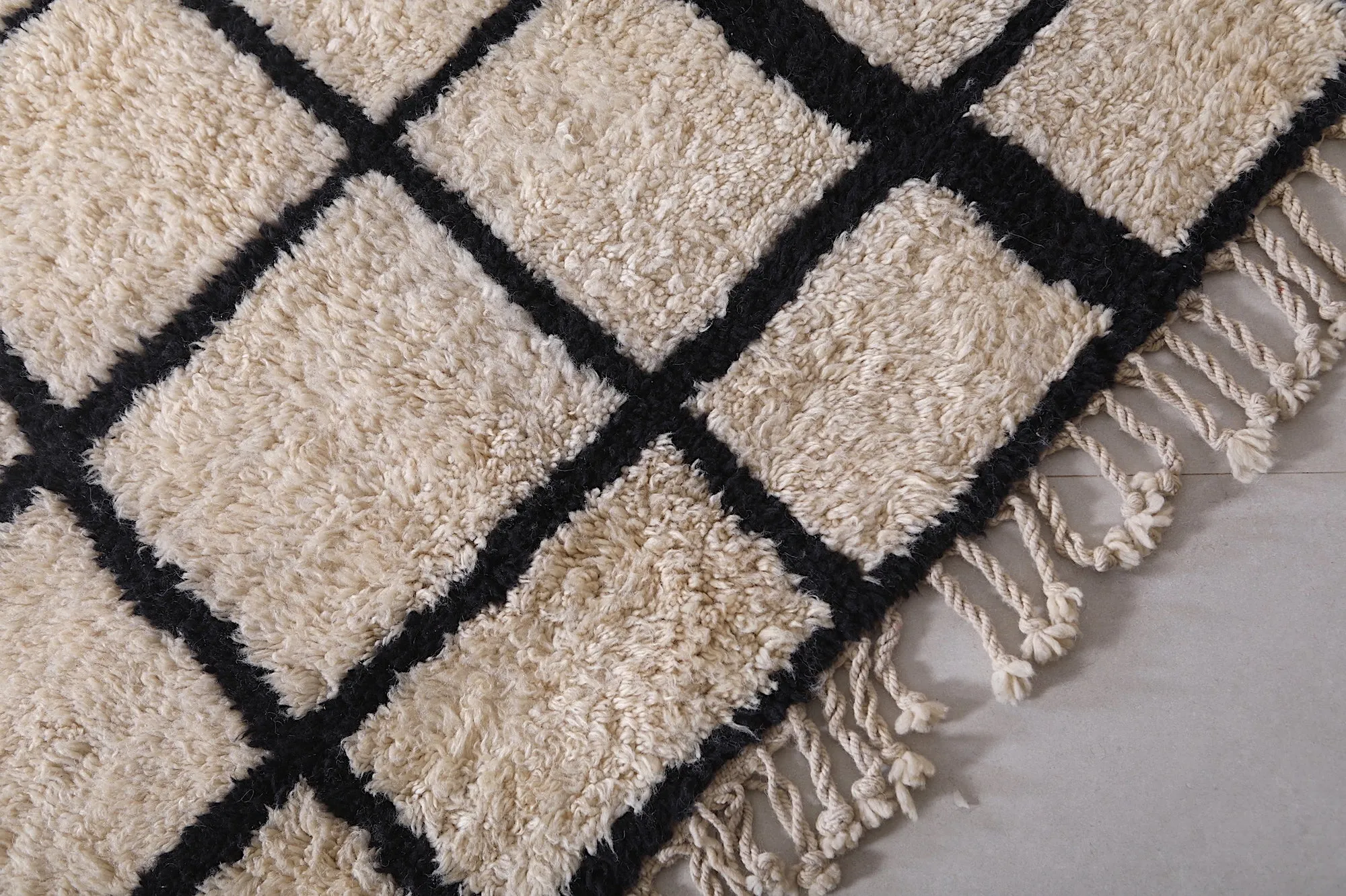 Authentic Moroccan rug - Berber rug - Grid rug