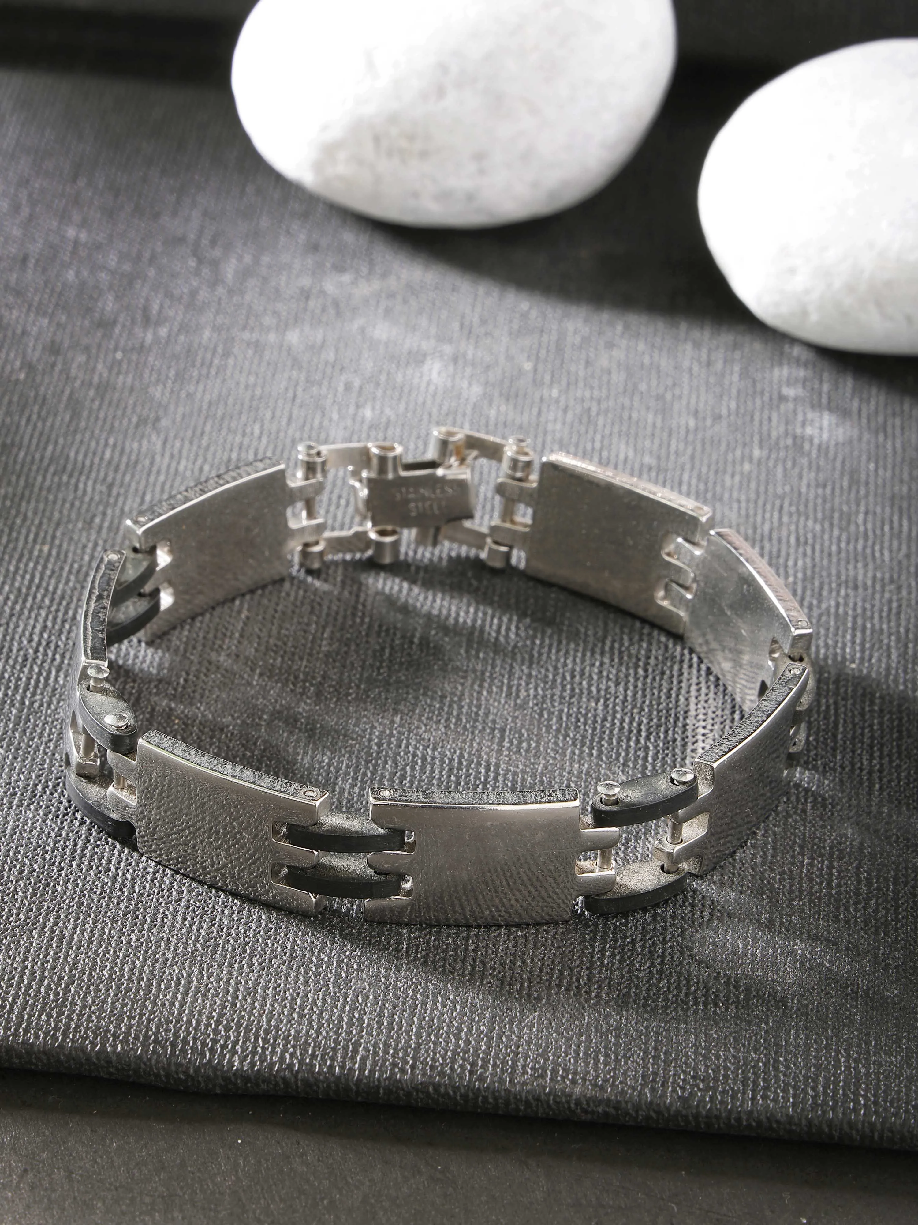 Bohey by KARATCART Men Silver Plated Link Bracelet