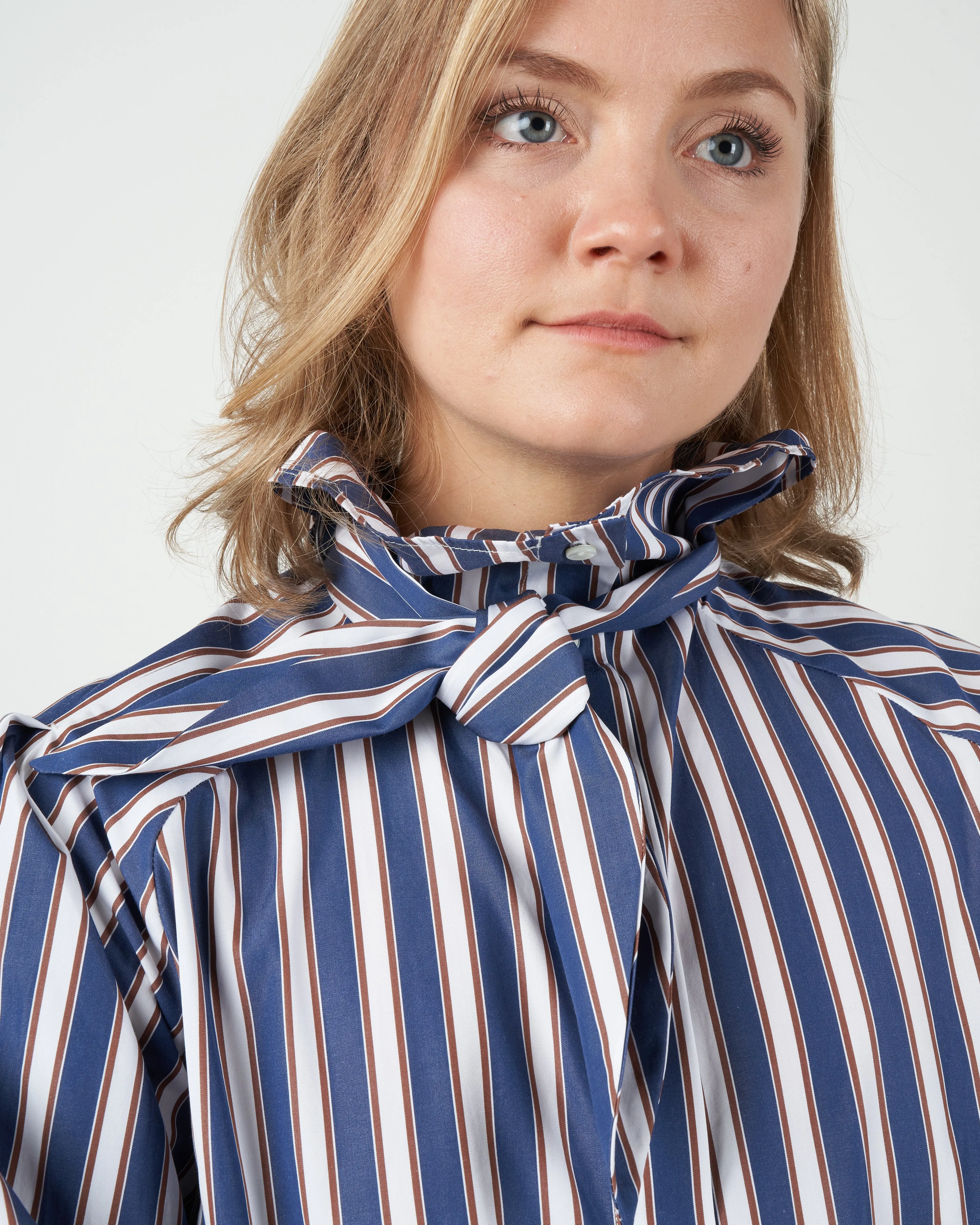 caprice top - navy/white/brown