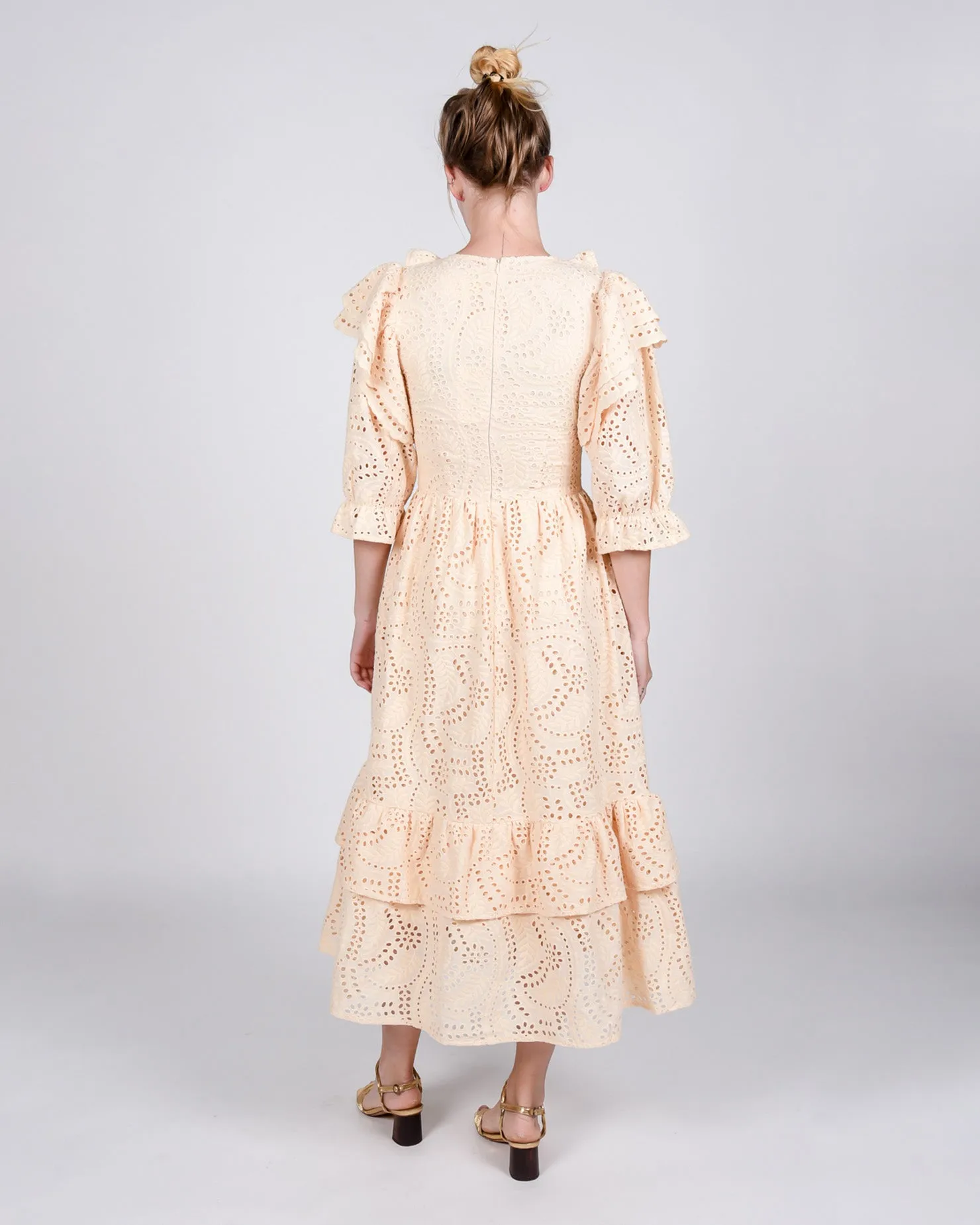 Celosia dress in off-white