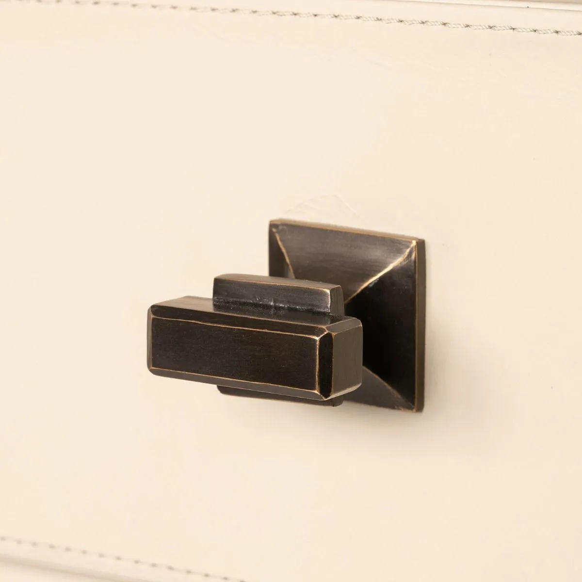 Doris Console / Oyster
