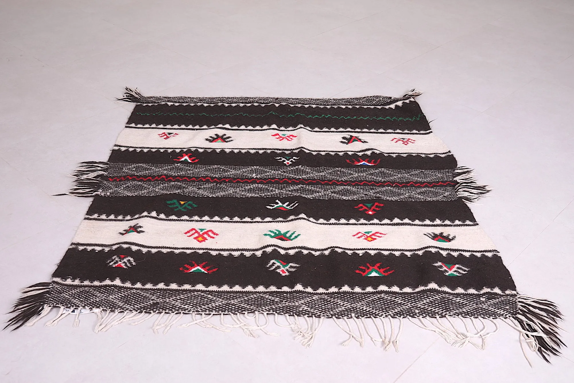 Handwoven Kilim 4.4 x 4.6 Feet – Traditional Berber Rug