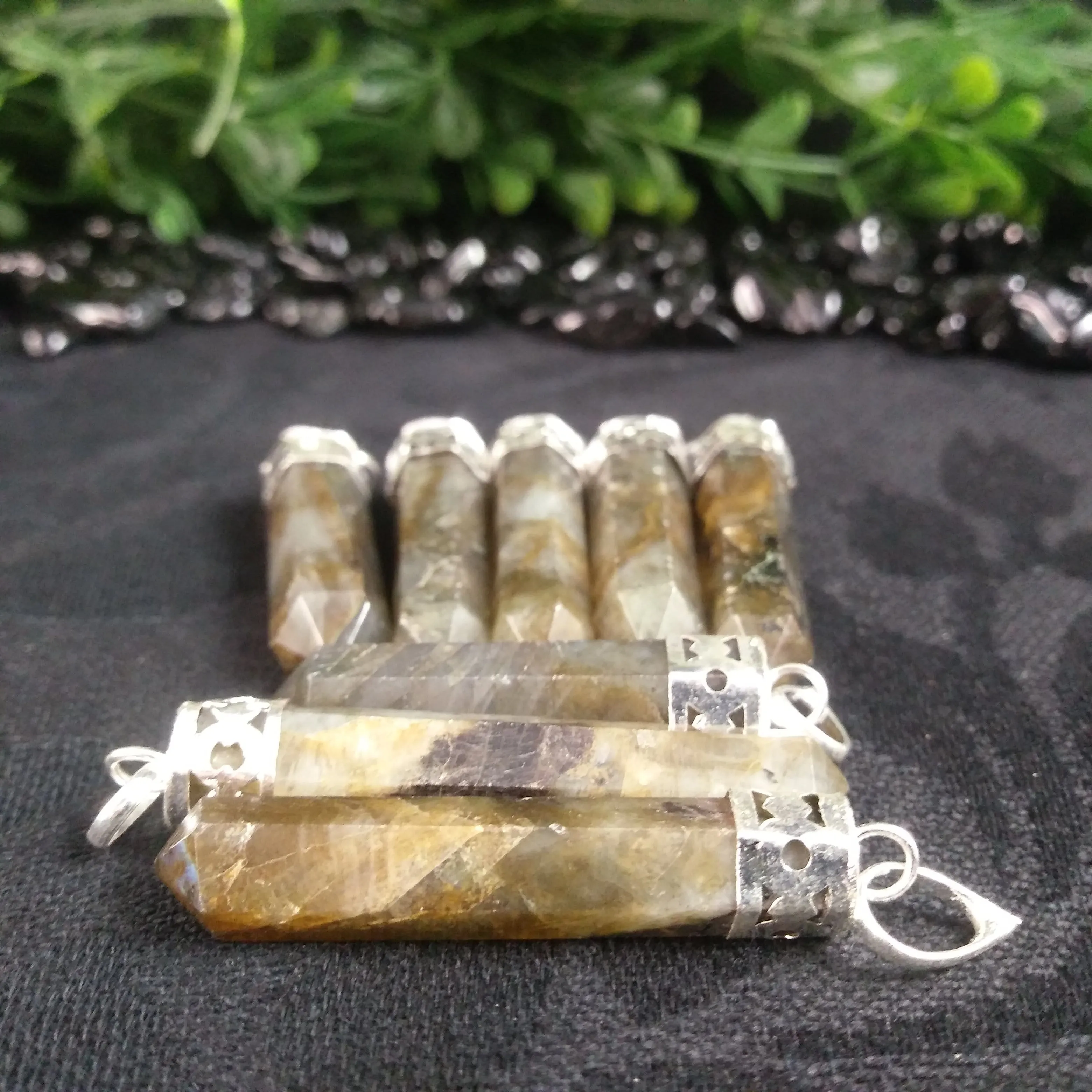 Labradorite Point Pendant (CLOSEOUT)