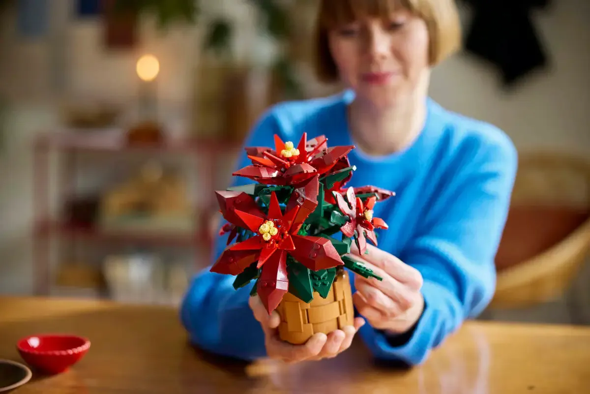 Lego Poinsettia (10370) Pre Order