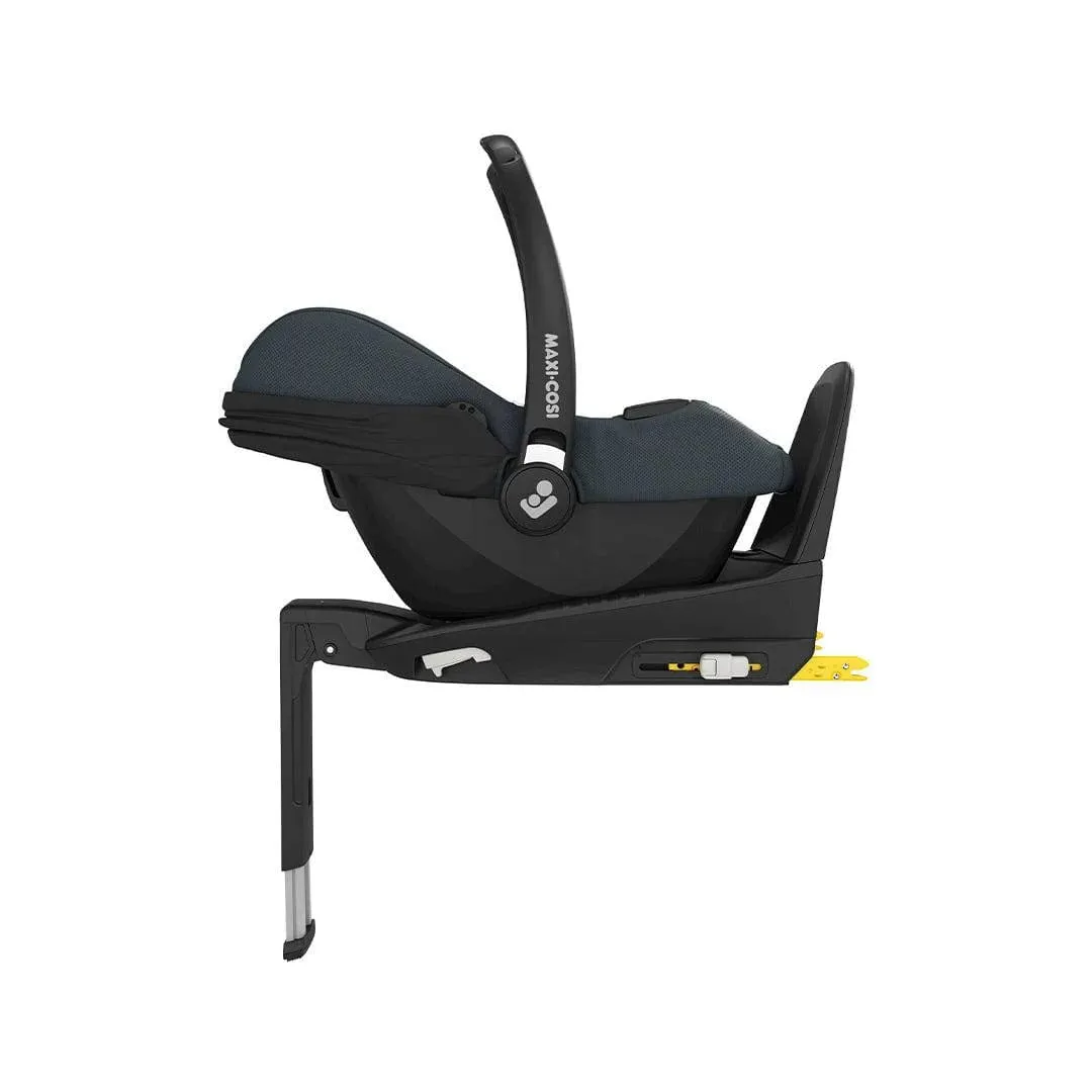 Maxi Cosi CabrioFix i-Size Base & CabrioFix i-Size Car Seat Bundle - Essential Graphite
