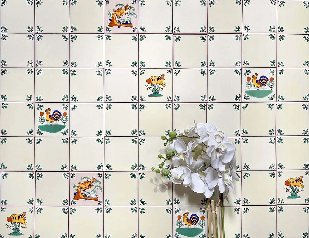 Mexican Talavera Ceramic Decorative Tile: Green Leaves