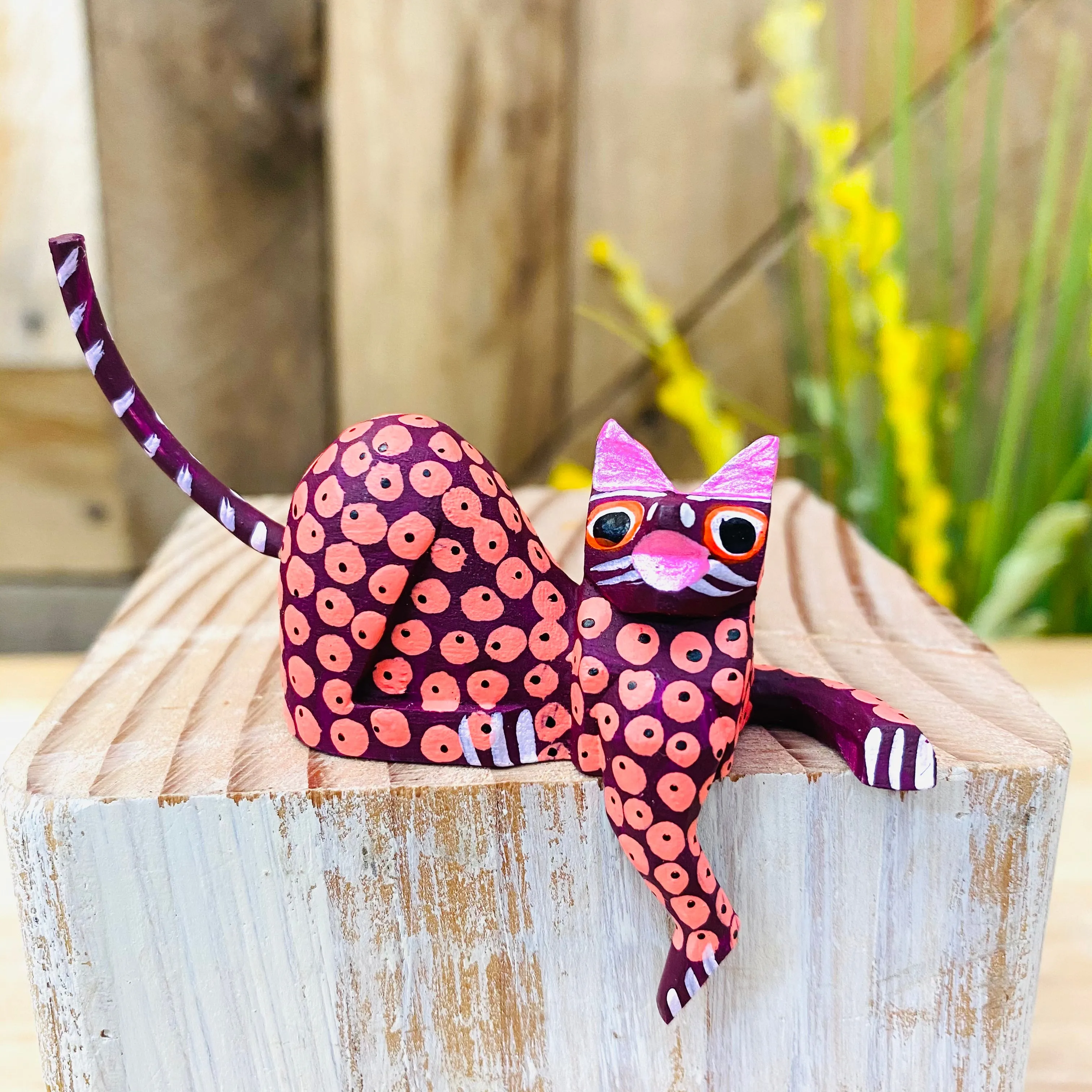 Mini Seated Cat Alebrije Handcarve Wood Decoration Figure