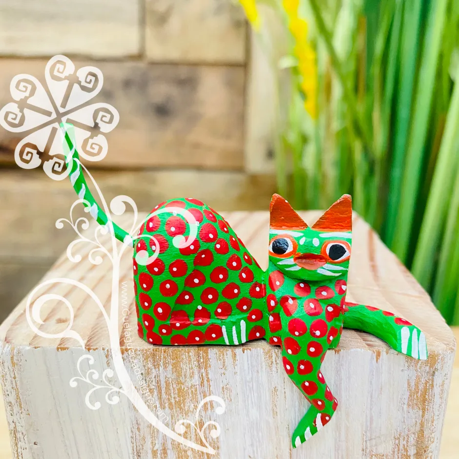 Mini Seated Cat Alebrije Handcarve Wood Decoration Figure