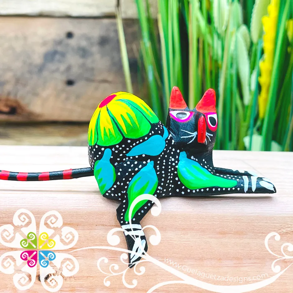 Mini Seated Cat Alebrije Handcarve Wood Decoration Figure