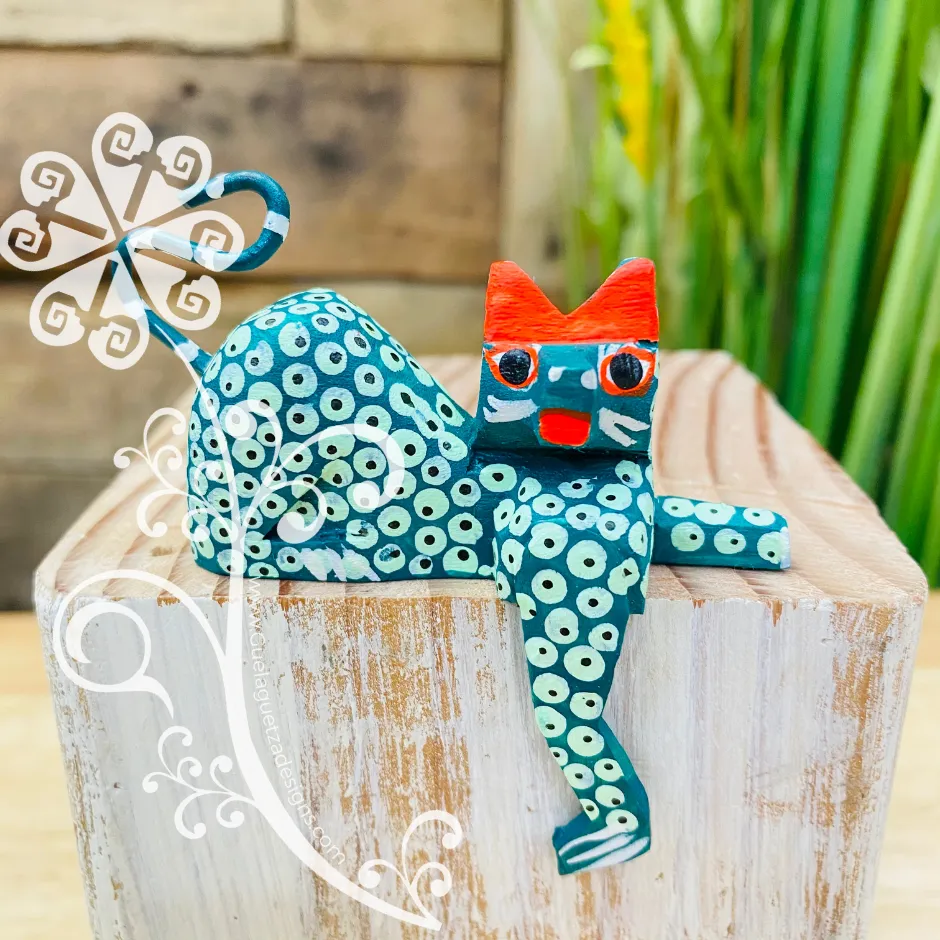 Mini Seated Cat Alebrije Handcarve Wood Decoration Figure