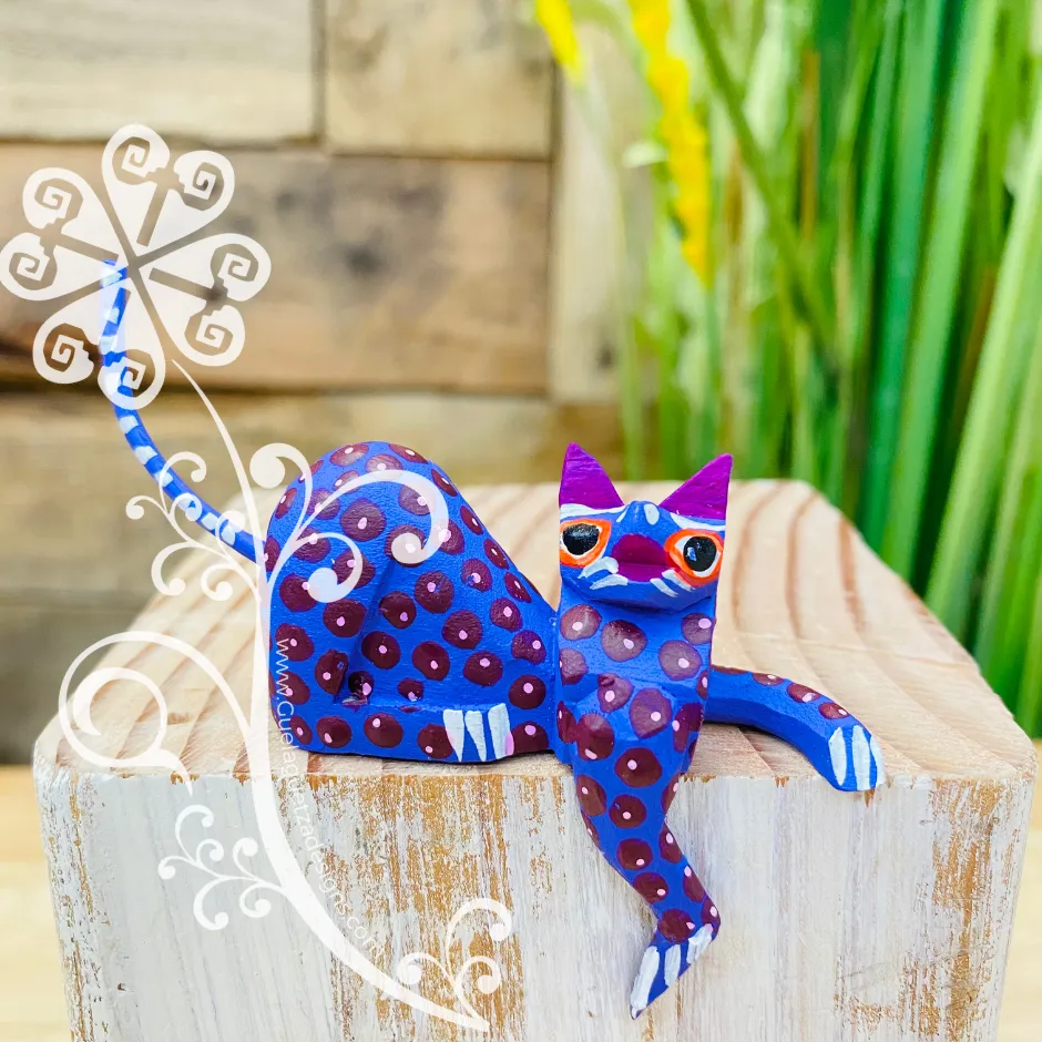 Mini Seated Cat Alebrije Handcarve Wood Decoration Figure