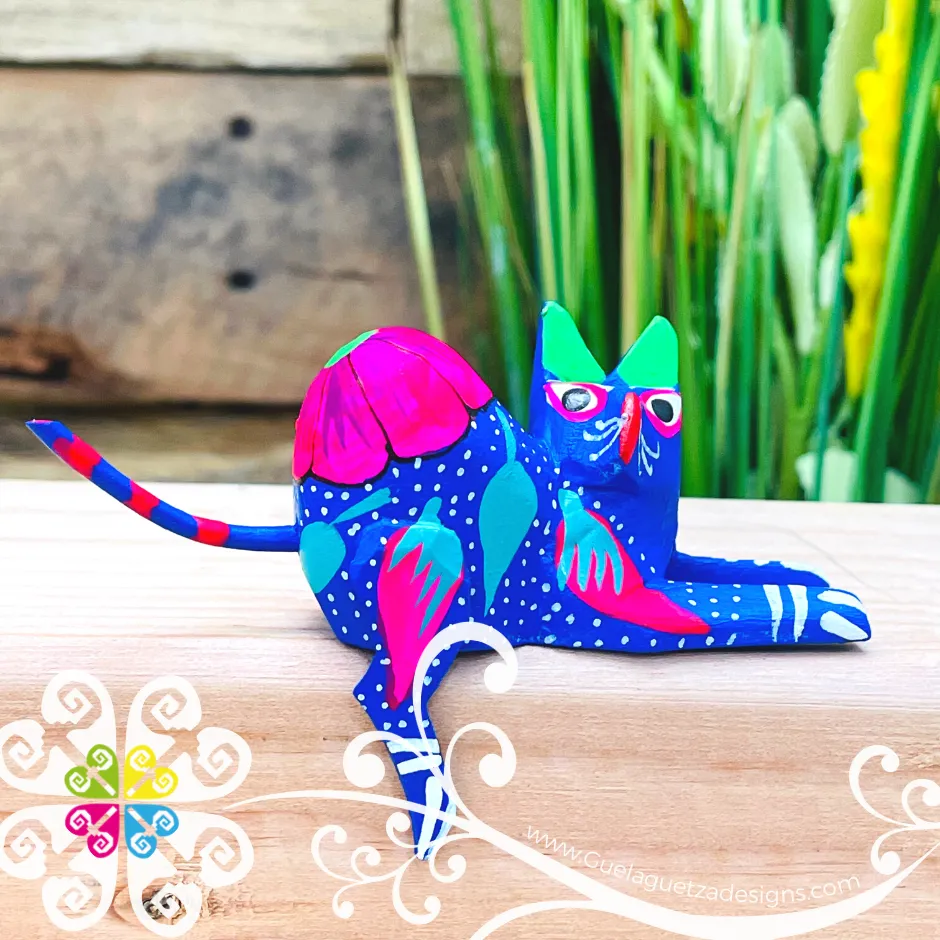 Mini Seated Cat Alebrije Handcarve Wood Decoration Figure