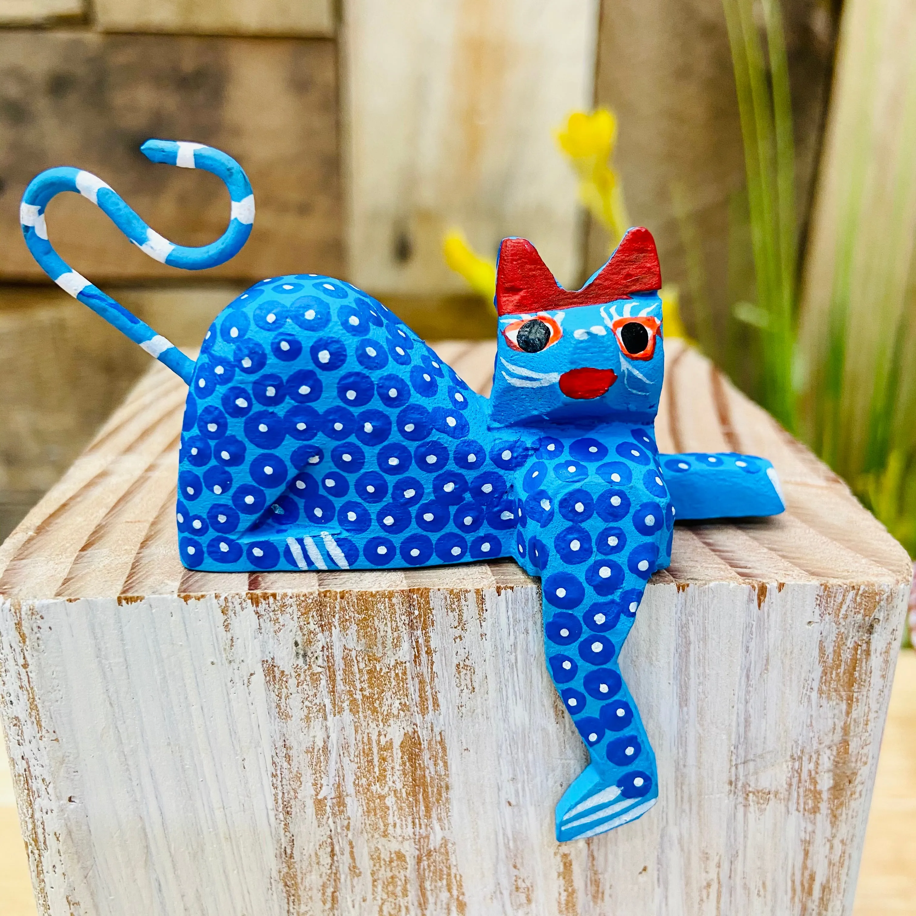 Mini Seated Cat Alebrije Handcarve Wood Decoration Figure