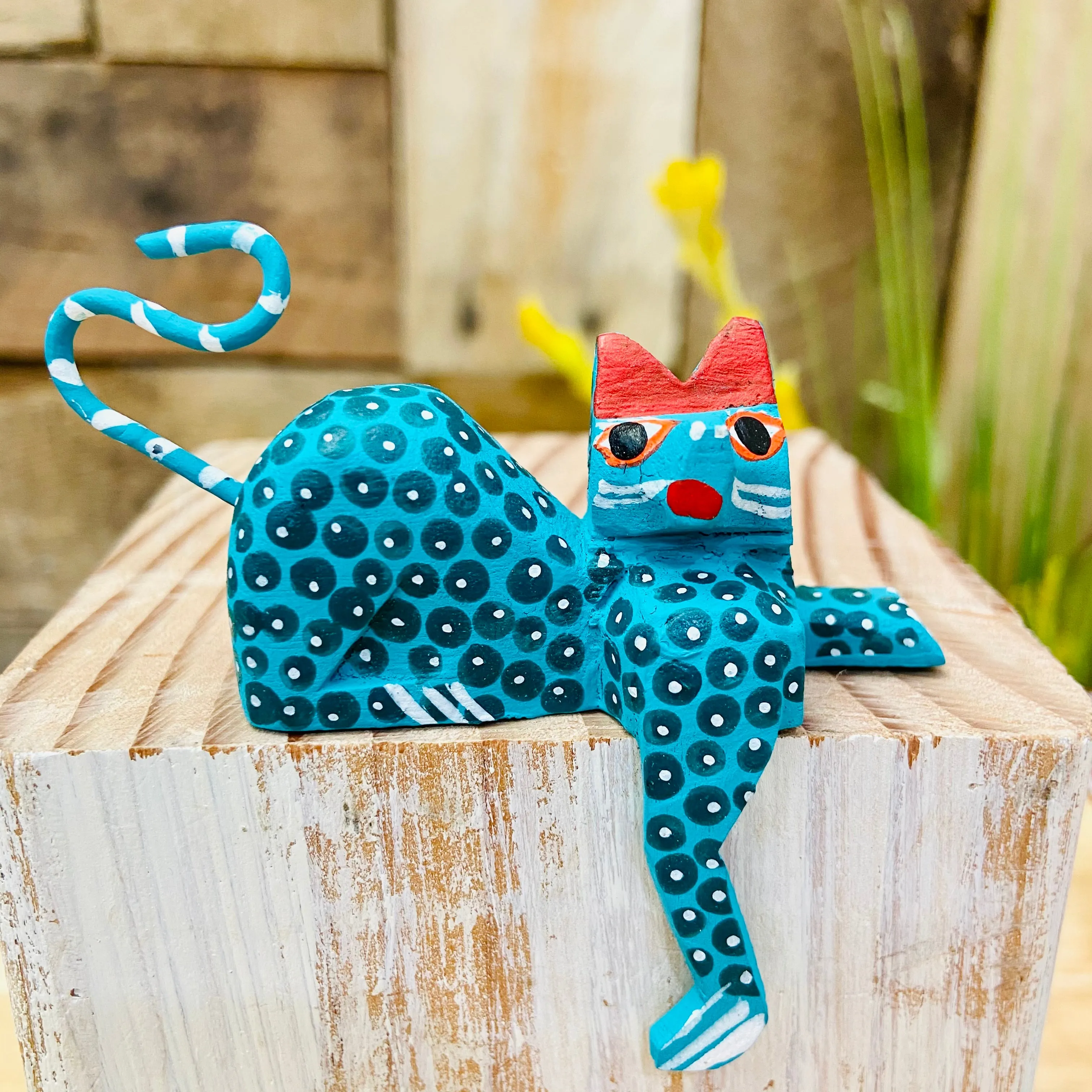 Mini Seated Cat Alebrije Handcarve Wood Decoration Figure