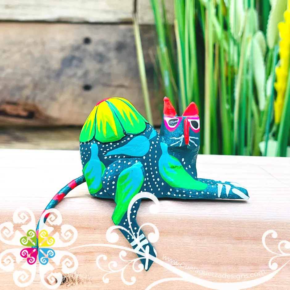 Mini Seated Cat Alebrije Handcarve Wood Decoration Figure