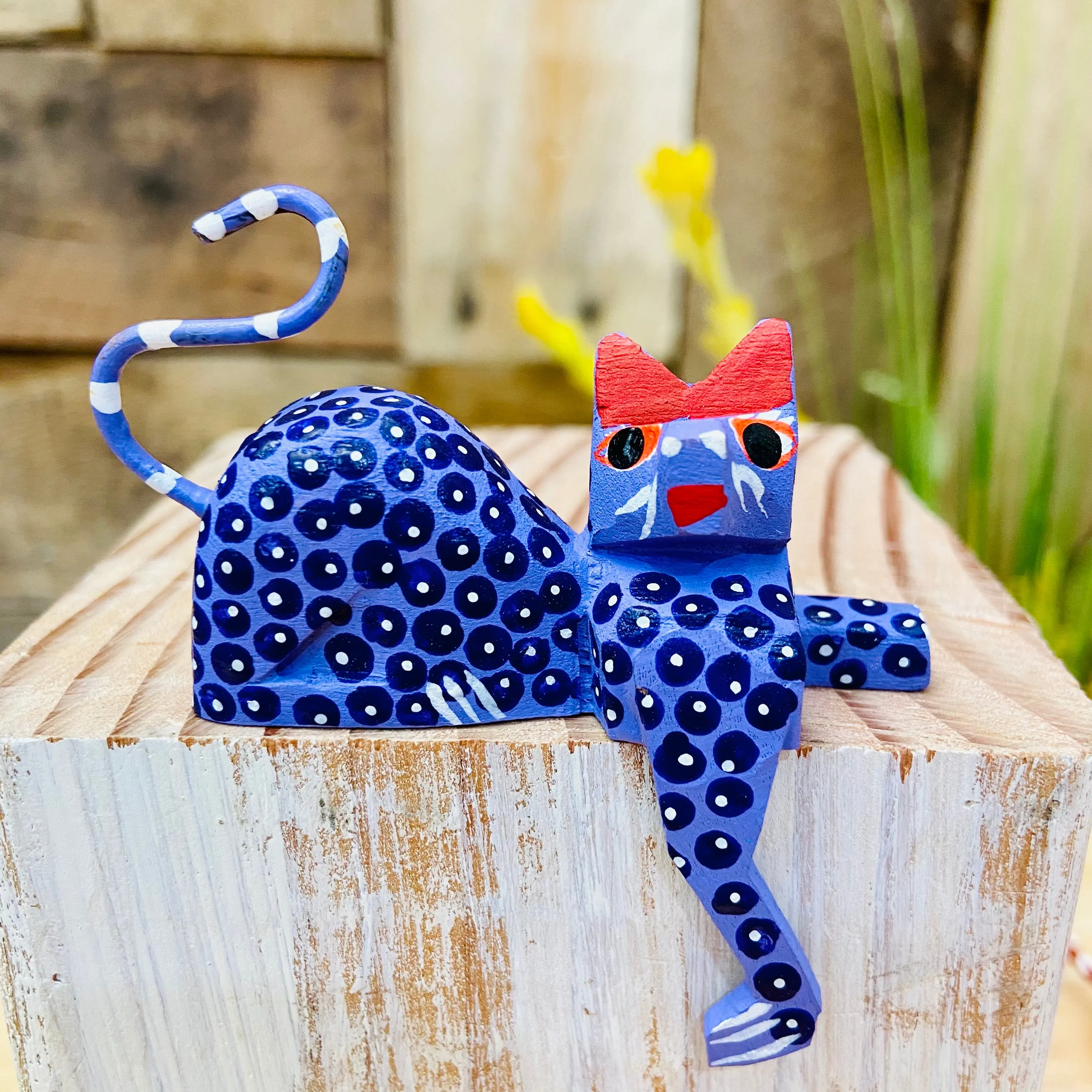 Mini Seated Cat Alebrije Handcarve Wood Decoration Figure