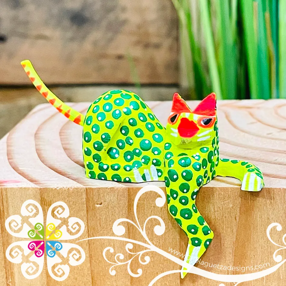 Mini Seated Cat Alebrije Handcarve Wood Decoration Figure
