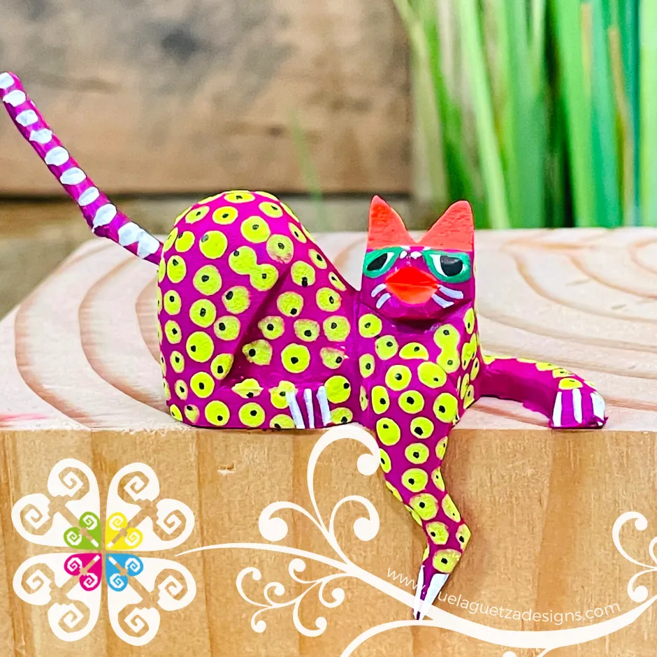 Mini Seated Cat Alebrije Handcarve Wood Decoration Figure