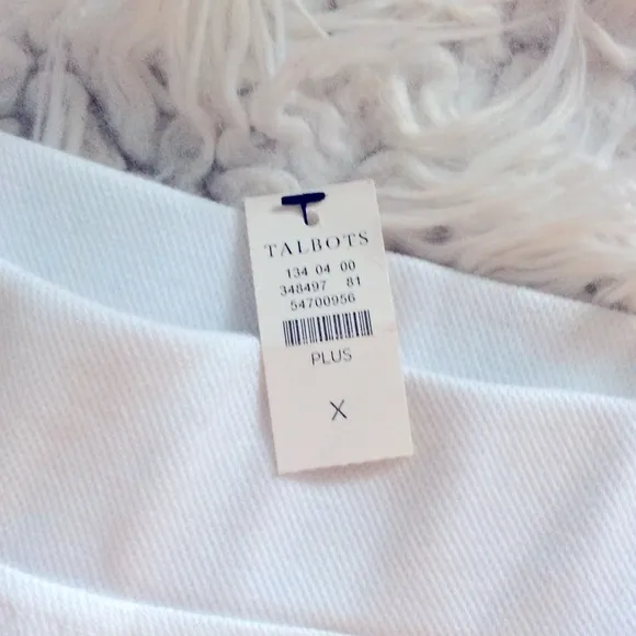 NWT T by Talbots Pique Scallop Edge Skort