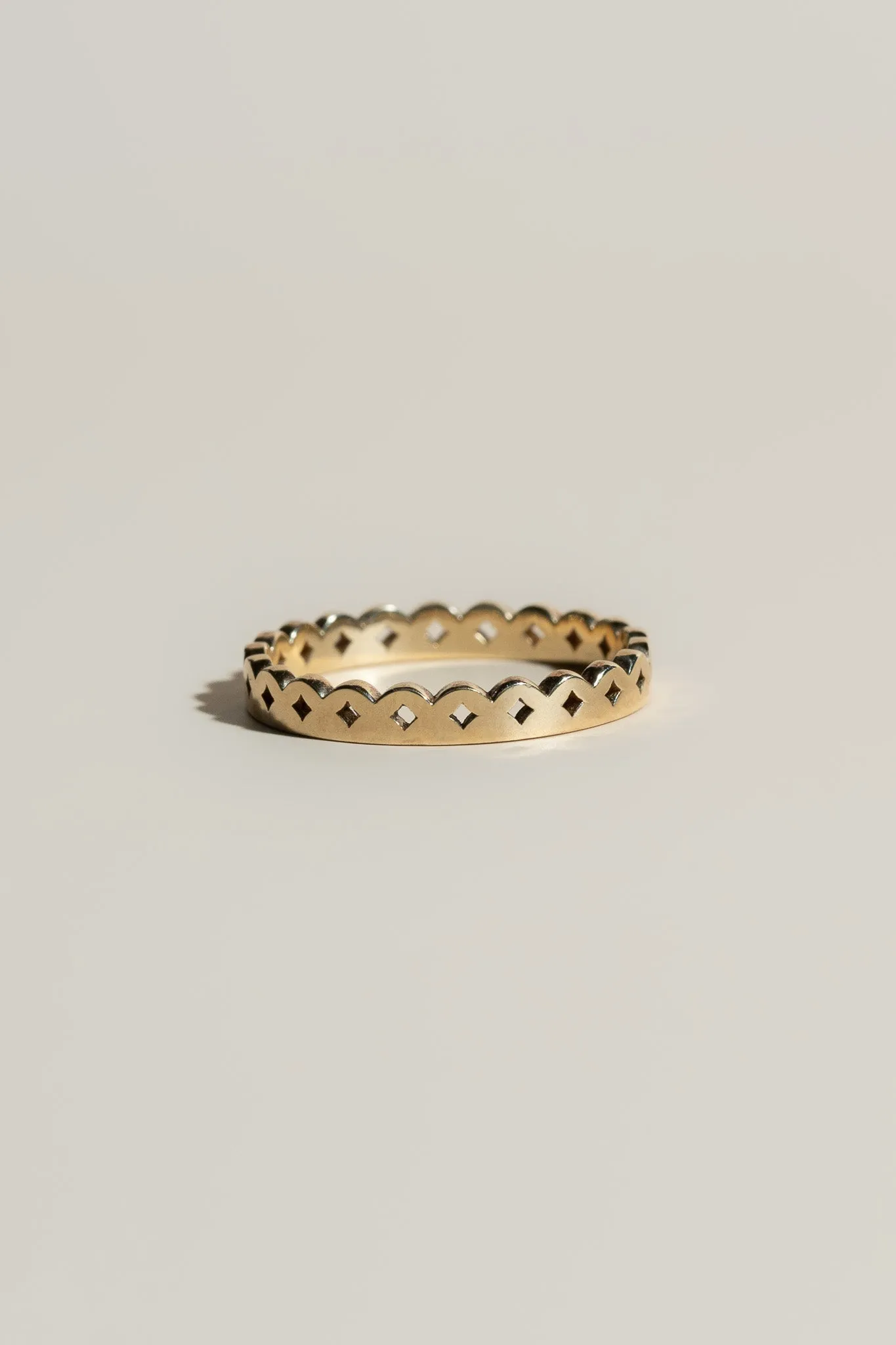 Papel Picado Diamond Cut 14K Band