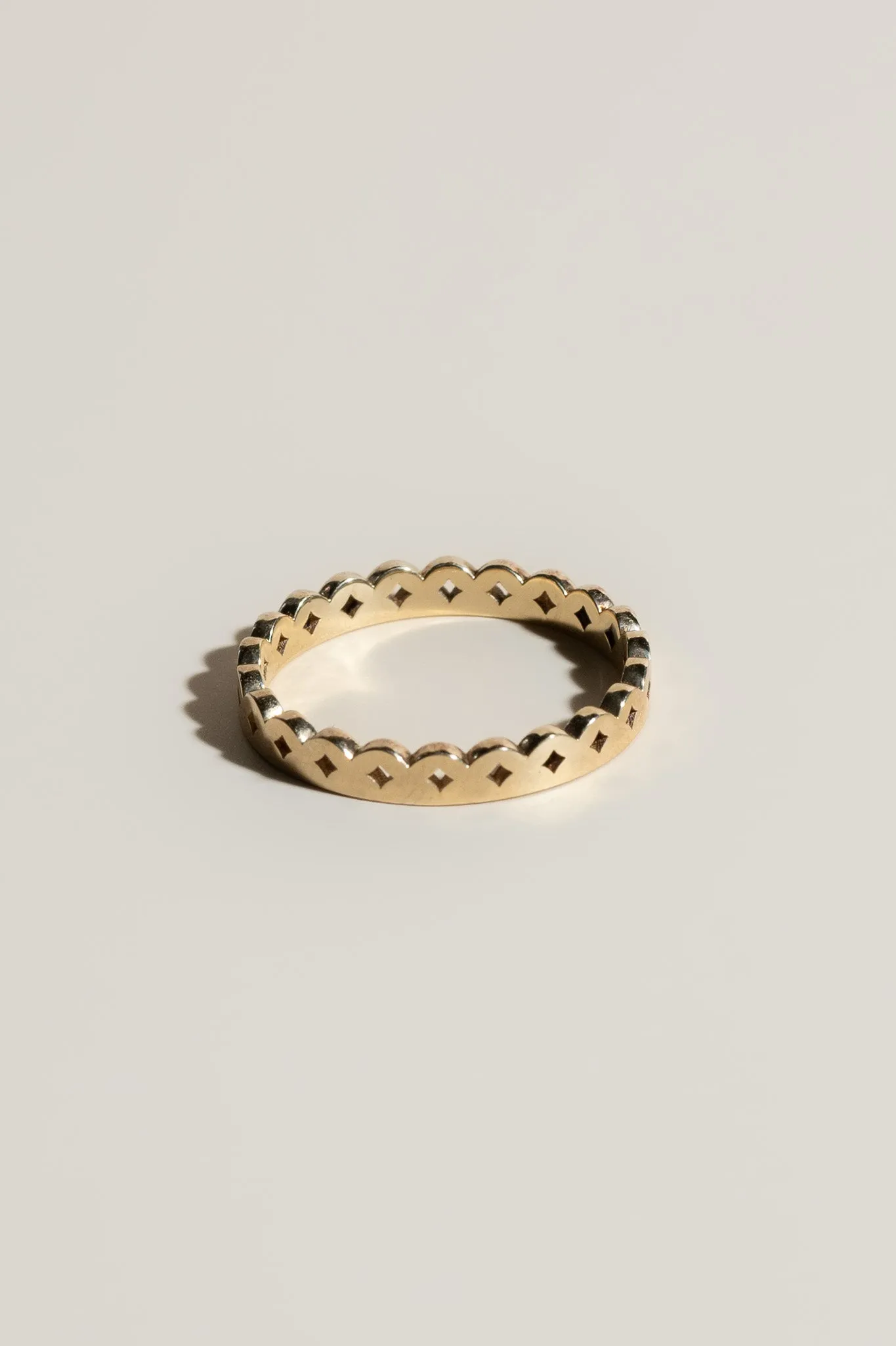 Papel Picado Diamond Cut 14K Band