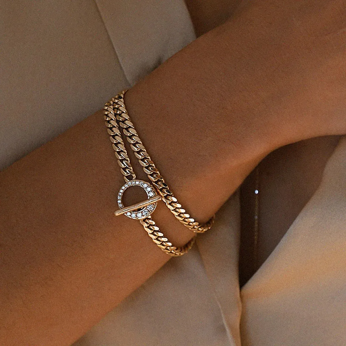Queen Cuban Choker