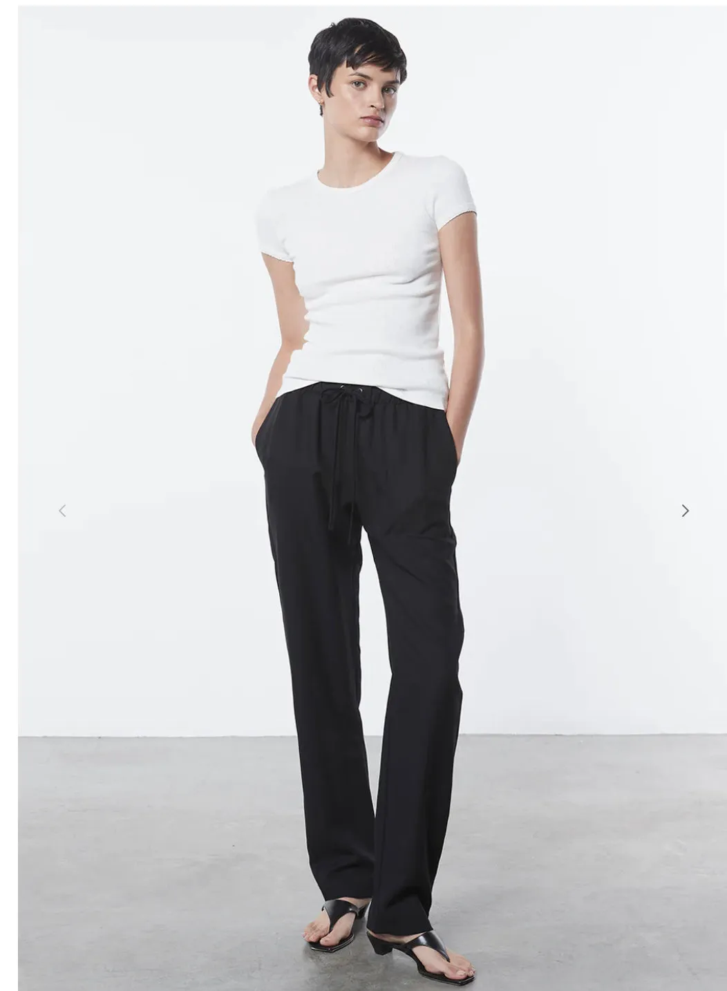 SCALLOP EDGE POINTELLE CAP SLEEVE