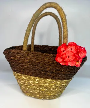 V-SHAPED DUAL COLOUR SABAI GRASS WITH JUTE HANDLE GIFT BASKET