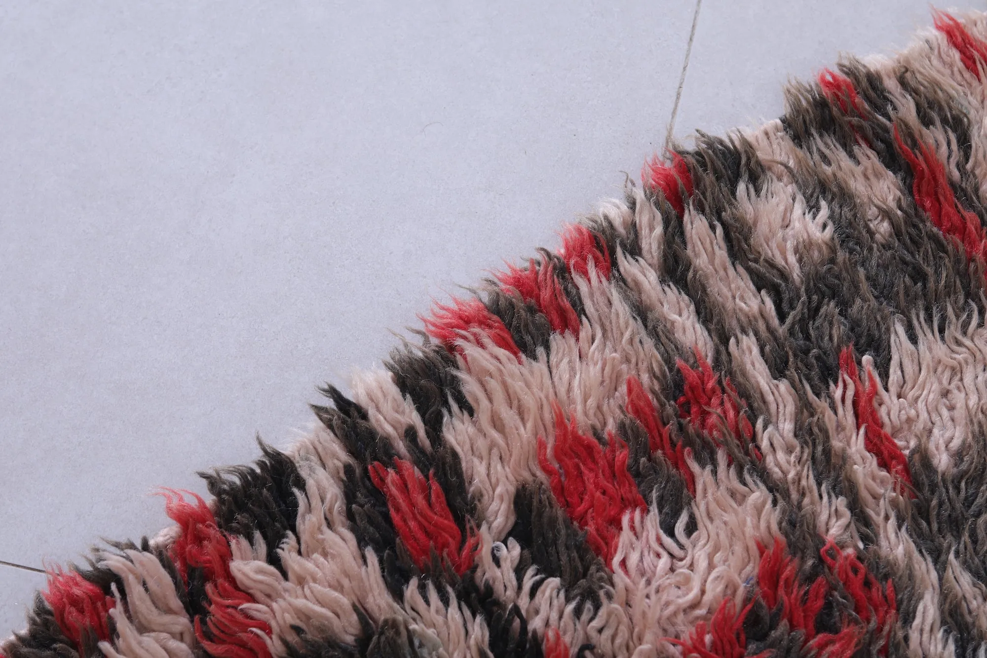 Vintage Handmade Berber Rug - Moroccan Beauty 4.1 X 8.3 FT