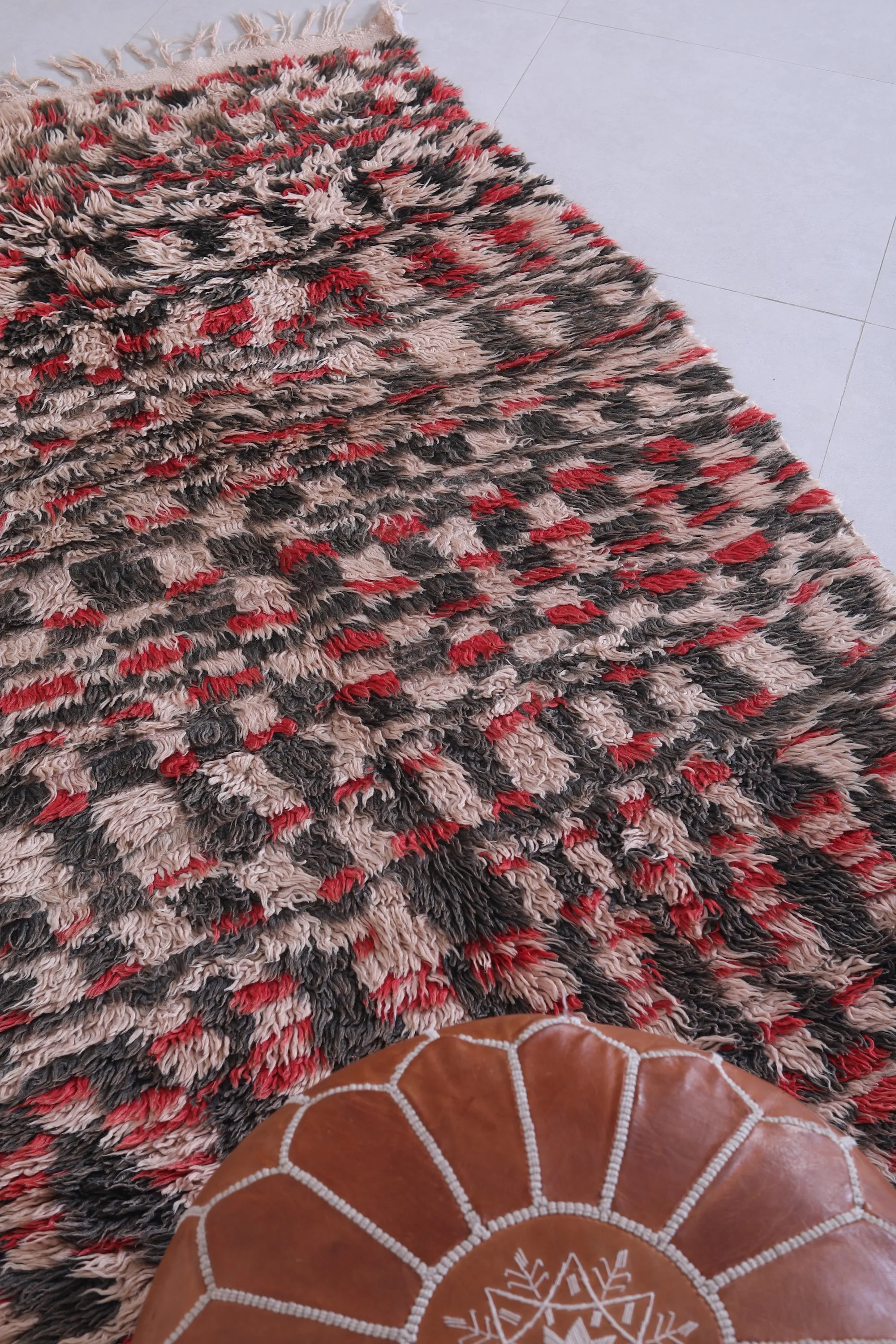 Vintage Handmade Berber Rug - Moroccan Beauty 4.1 X 8.3 FT